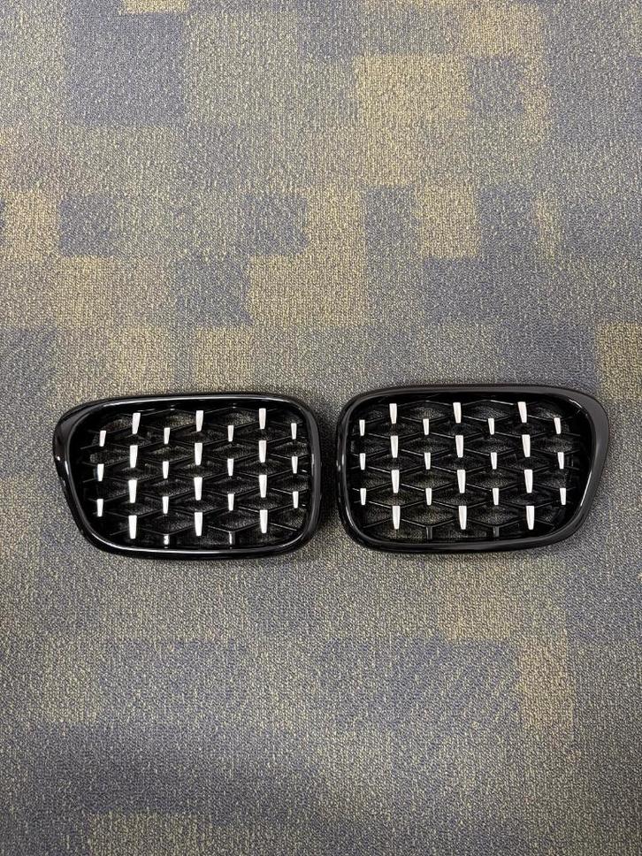 BMW E39 96–00 grillen diamond uitvoering – glanzend zwart, Auto-onderdelen, Carrosserie, BMW, Voor, Nieuw, Ophalen of Verzenden