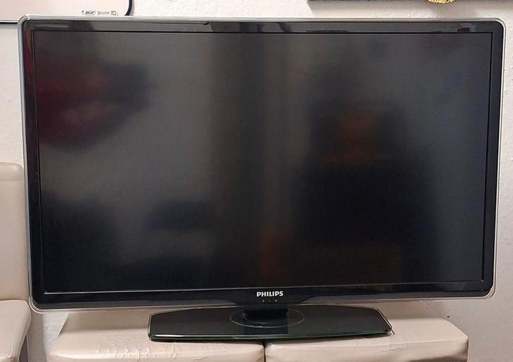 Philips LCD TV 107", Audio, Tv en Foto, Televisies, LCD, Full HD (1080p), Philips, 100 Hz, Ophalen