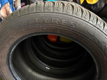 Winterbanden WR SUV 4 235 /55 / R18 104H beschikbaar voor biedingen