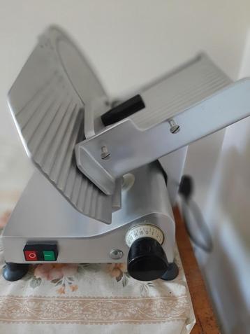 professionele snijmachine beschikbaar voor biedingen