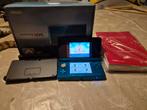 3ds met doos  samen met pokemon ultra sun  en ultra moon, Games en Spelcomputers, Spelcomputers | Nintendo 2DS en 3DS, Ophalen of Verzenden