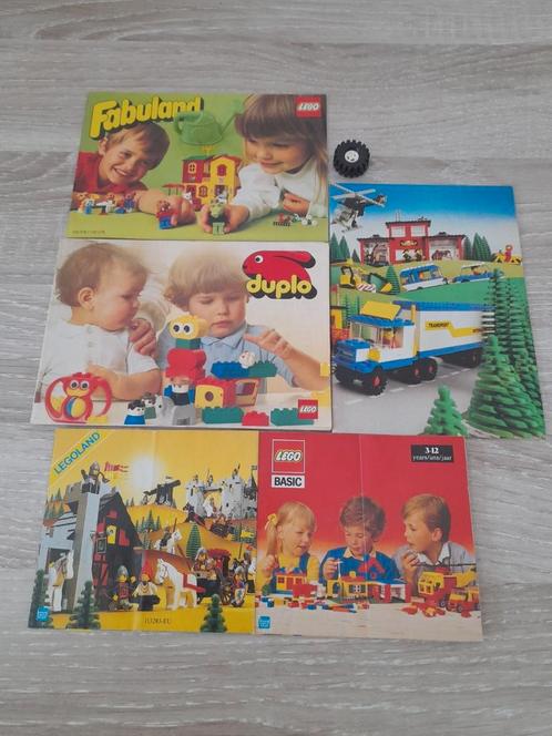 Oude boekjes van lego van iemand die er niets meer mee was, Kinderen en Baby's, Speelgoed | Duplo en Lego, Gebruikt, Duplo, Ophalen of Verzenden