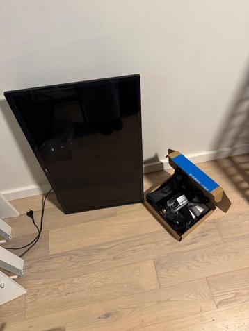 Philips 32" TV + draaibare muurbeugel, Audio, Tv en Foto, Televisies, Philips, LED, 50 Hz, Zo goed als nieuw