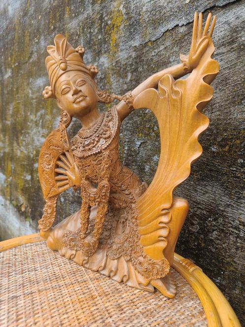 Vintage beeld van Balinese Legongdanseres, Antiquités & Art, Art | Sculptures & Bois, Enlèvement ou Envoi