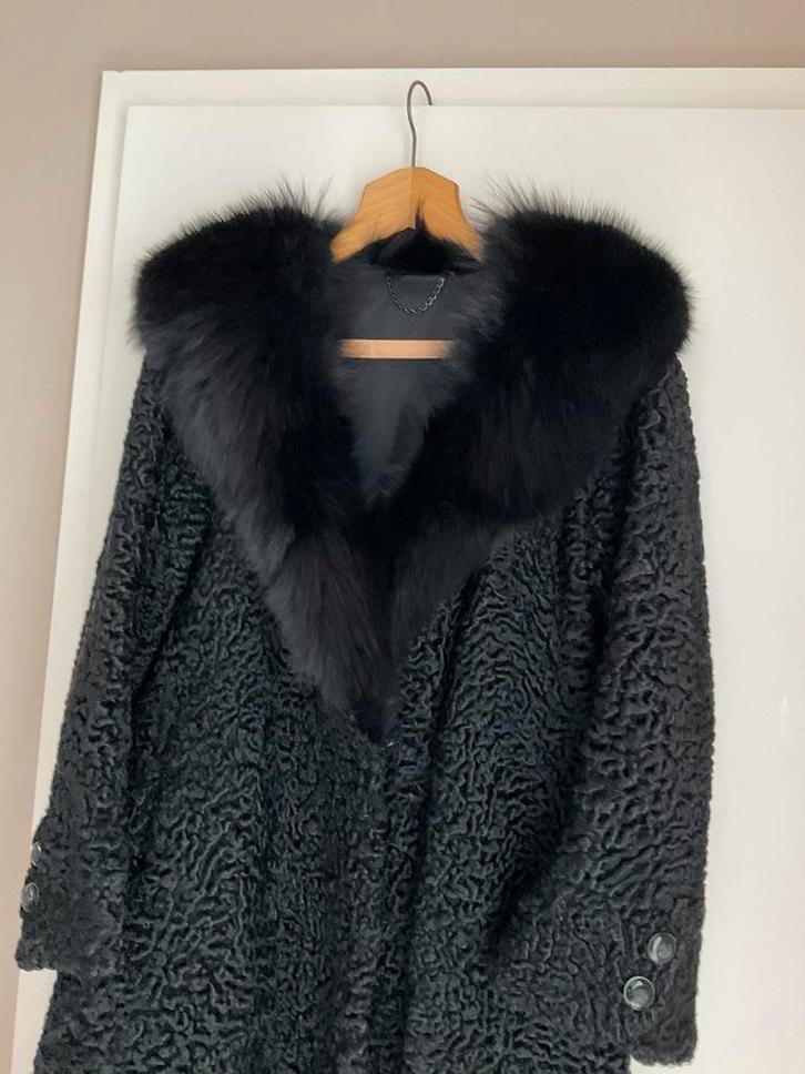 Prachtige zwarte lange lams met echt bonte kraag (Nerts), Kleding | Dames, Jassen | Winter, Zo goed als nieuw, Ophalen