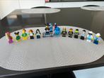 14 Lego mannetjes & 2 wagentjes te koop, Ophalen of Verzenden, Lego