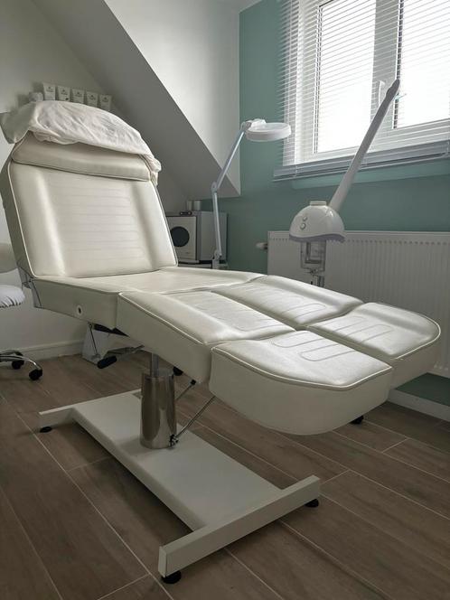 Behandelstoel (massage, pedicure) + zadelkrukje, Sport en Fitness, Massageproducten, Zo goed als nieuw, Ophalen