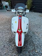 Vespa gts 300 hpe racing sixties, Fietsen en Brommers, Scooters | Vespa, Ophalen, Zo goed als nieuw