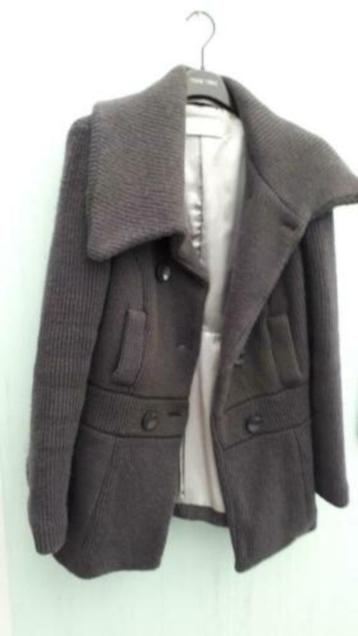 très beau manteau pour femmes taille 40 100 % laine, Enlèvement