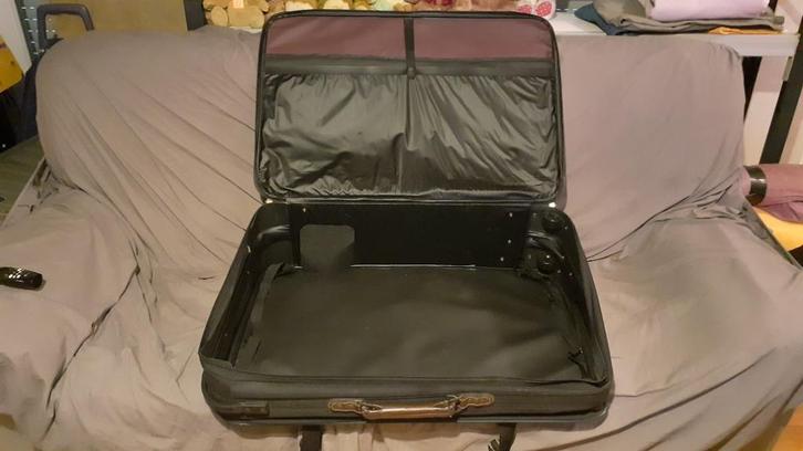 reiskoffers 2stuks, Handtassen en Accessoires, Koffers, Zo goed als nieuw, Wieltjes, Ophalen