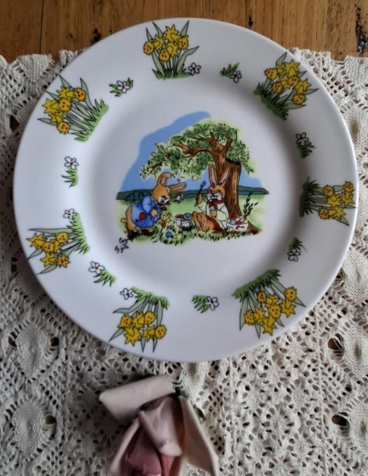 Vintage Duits GOTZ kinderbordje, haasjes en narcissen, PASEN, Diversen, Pasen, Zo goed als nieuw, Ophalen of Verzenden