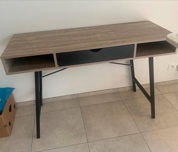 bureau – grenen look + zwarte metalen poten beschikbaar voor biedingen