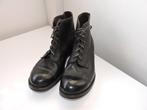 datées 1944 Chaussures soldat ANGLAIS état neuf, Collections, Enlèvement ou Envoi, Autres