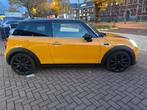 mini Cooper f56 1.5i full option boite automatique 01/2016, Auto's, 4 zetels, Overige kleuren, Leder en Stof, Particulier