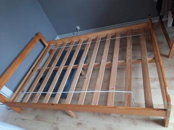 Massief houten onderstel 140x200 beschikbaar voor biedingen