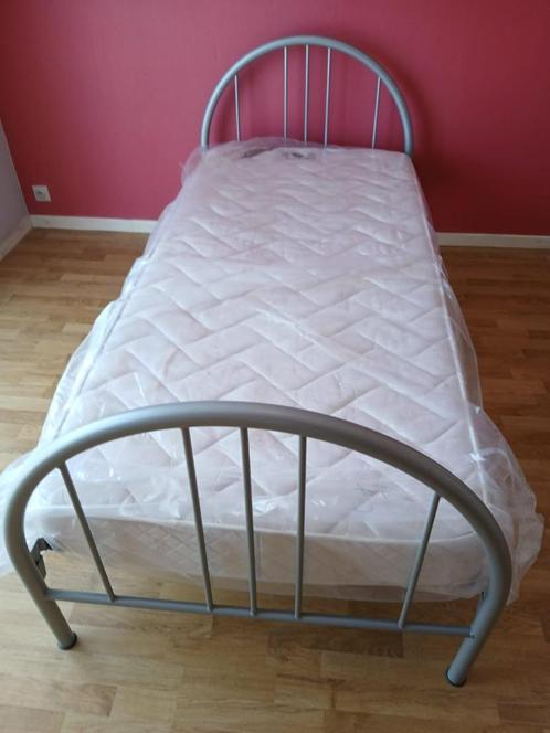 Lit complet, Huis en Inrichting, Slaapkamer | Bedden, Gebruikt, Eenpersoons, 90 cm, 200 cm, Metaal, Grijs, Ophalen