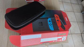 Console Nintendo Switch avec housse  beschikbaar voor biedingen