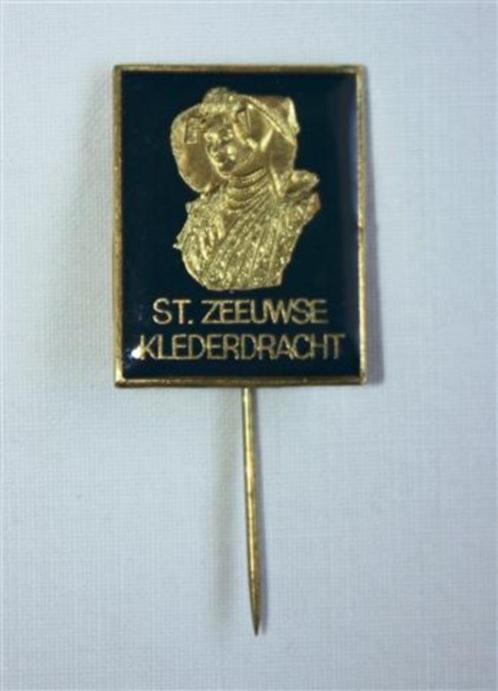 Origineel Speldje €.7,00 In relief: Zeeuwse dame Kreatief:, Verzamelen, Overige Verzamelen, Nieuw, Ophalen of Verzenden