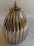 Uniek design  massief zilveren strooibusje volledig geribd, Envoi, Argent