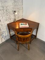 Hoekbureau met stoel, Ophalen, Bureau