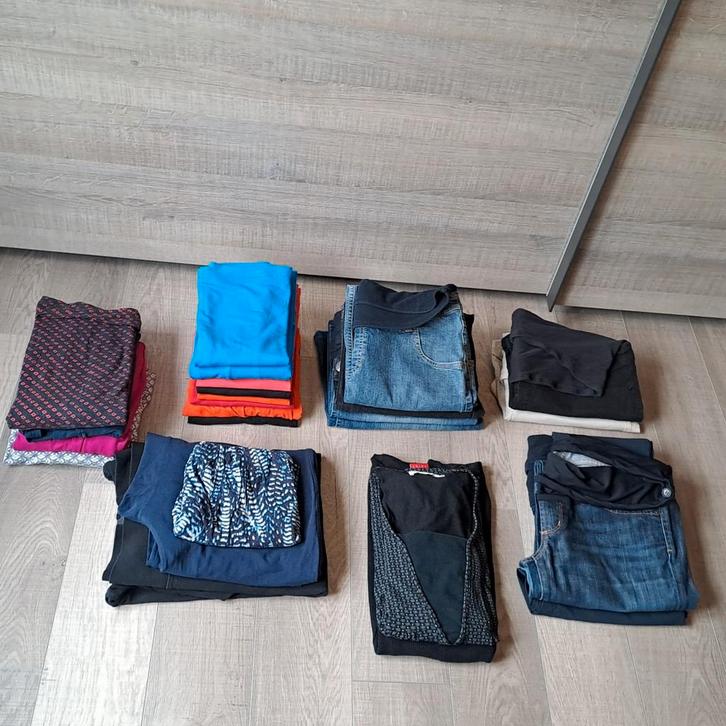 Pakket zwangerschapskleding (25 stuks), Kleding | Dames, Zwangerschapskleding, Gedragen, Overige typen, Maat 38/40 (M), Ophalen of Verzenden
