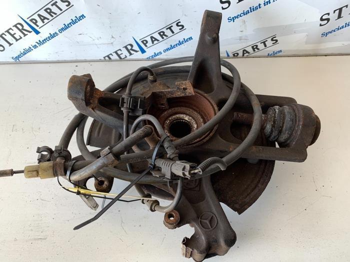 Fusee rechts-achter van een Mercedes ML-Klasse, Auto-onderdelen, Ophanging en Onderstel, Mercedes-Benz, Gebruikt, 3 maanden garantie