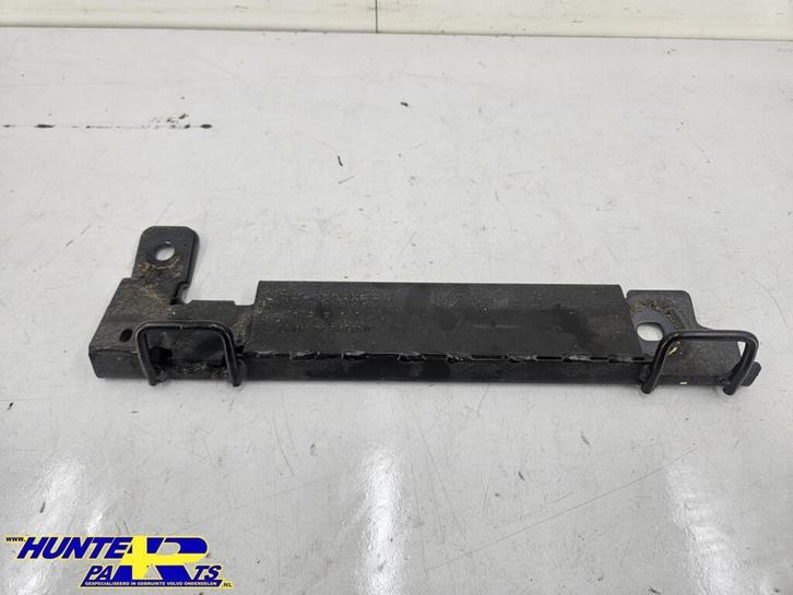 Isofixsteun rechts Volvo V70/XC70/S60/S80 ('00-'08) 9208865, Auto-onderdelen, Interieur en Bekleding, Volvo, Gebruikt, Ophalen of Verzenden