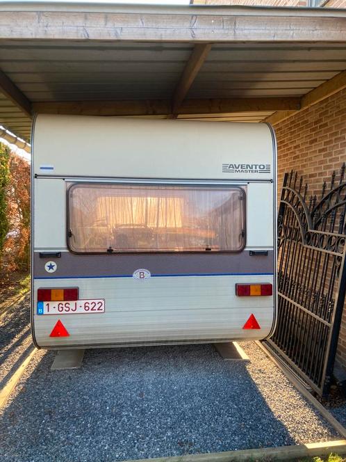 Caravan, Caravans en Kamperen, Caravans, Particulier, tot en met 3, 500 - 750 kg, Standaardzit, Avento, 2 aparte bedden, Overige