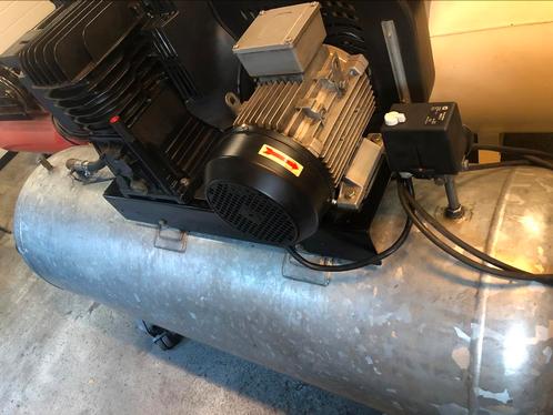Compressor/ 7.5 hp /  5.5 kw  + koeldroger, Doe-het-zelf en Bouw, Compressors, Gebruikt, Ophalen
