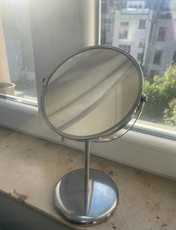 Miroir de table sur pied - bon état   beschikbaar voor biedingen