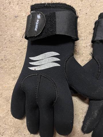 Small duikhandschoenen 5mm beschikbaar voor biedingen