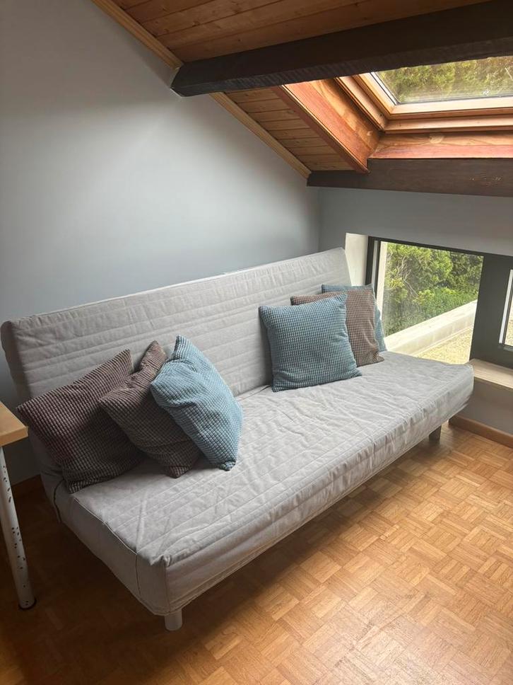 Slaap zetel, Huis en Inrichting, Slaapkamer | Slaapbanken, Gebruikt, 140 cm, 200 cm, Twijfelaar, Grijs, Ophalen