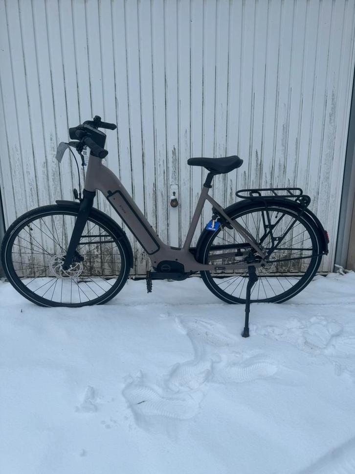 NIEUWE ELEKTRISCHE FIETS BTWIN, Fietsen en Brommers, Elektrische fietsen, Zo goed als nieuw, Ophalen