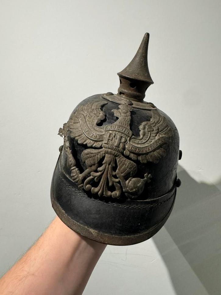 WW1 casque a pointe Allemand M15 trouver au grenier, Collections, Objets militaires | Général, Enlèvement ou Envoi