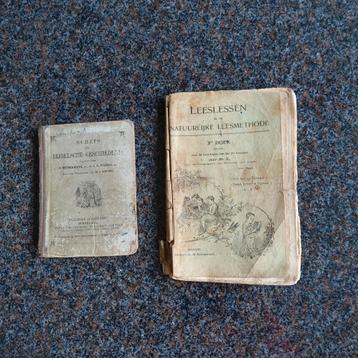 2 antieke schoolboekjes: Geschiedenis(1921) & Lezen (1930) beschikbaar voor biedingen