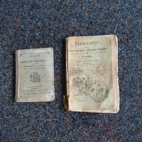 2 antieke schoolboekjes: Geschiedenis(1921) & Lezen (1930), Antiek en Kunst, Antiek | Boeken en Manuscripten, Ophalen of Verzenden
