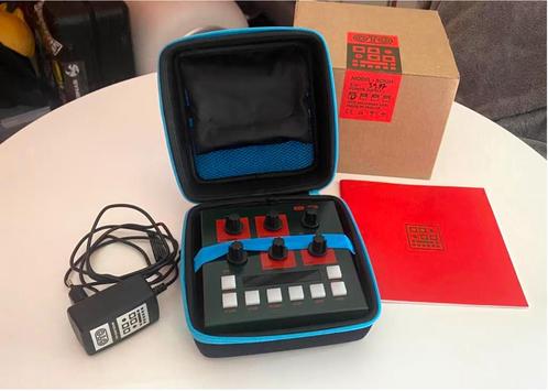 OTO BOUM + PROTECTION CASE, Muziek en Instrumenten, Effecten, Zo goed als nieuw, Distortion, Overdrive of Fuzz, Volume, Equalizer