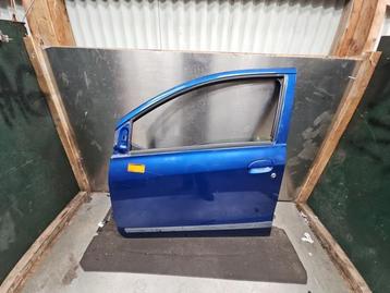 Portier 4Deurs links-voor van een Daihatsu Cuore (B52) beschikbaar voor biedingen
