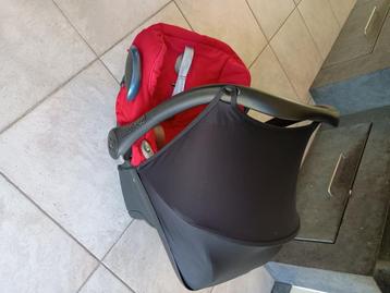 Maxi Cosi CabrioFix + Easybase 2 (twee stuks) beschikbaar voor biedingen