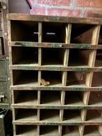 Houten kast met kleine , maar diepe ( (40 cm) laden, Doe-het-zelf en Bouw, Ophalen, Gebruikt
