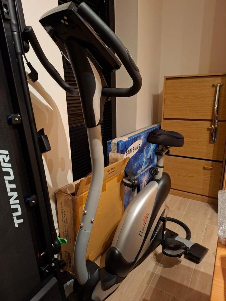 Hometrainer fiets in perfecte staat, Sport en Fitness, Fitnessapparatuur, Zo goed als nieuw, Hometrainer, Benen, Borst, Buik, Overige materialen