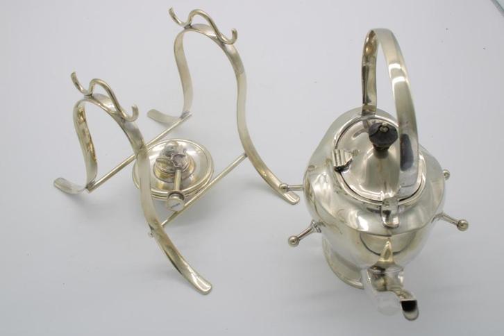 Vintage zilveren koffiekan op frame, Antiek en Kunst, Antiek | Zilver en Goud, Zilver, Ophalen of Verzenden