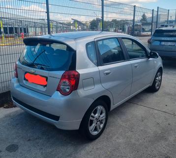 CHEVROLET AVEO KLAS 1.2 16V essence roule très bien  beschikbaar voor biedingen