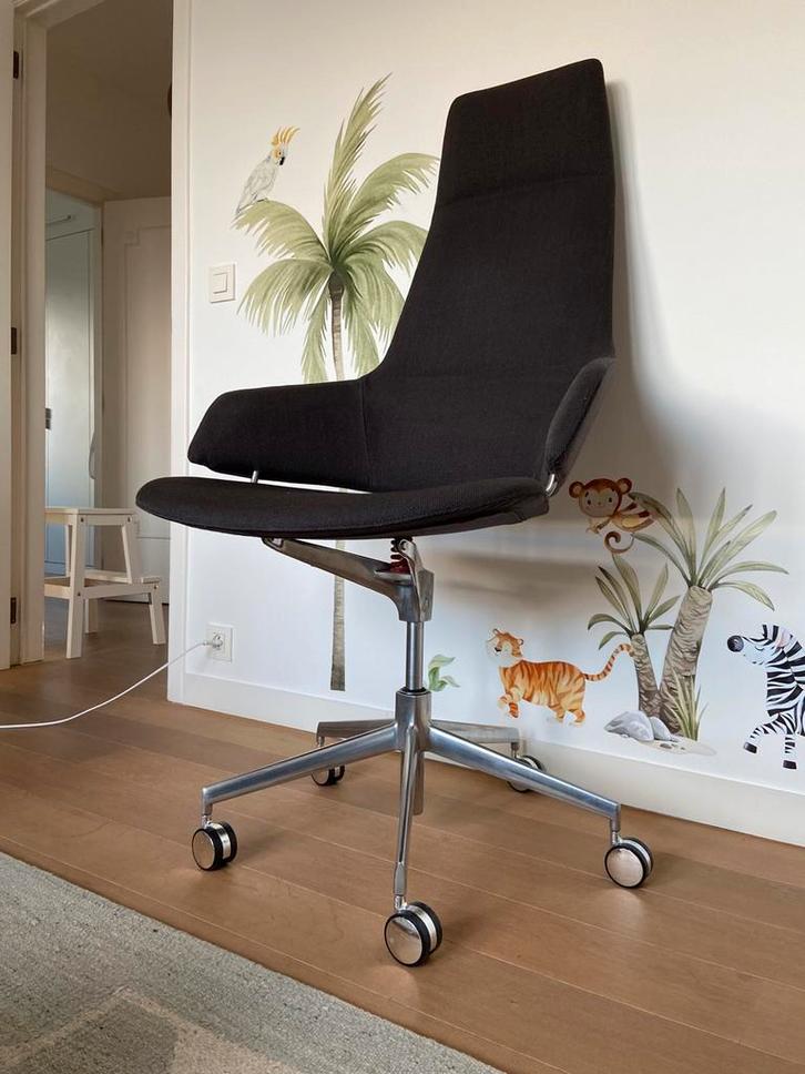 Arper Aston #1919 Directiestoel, Huis en Inrichting, Bureaustoelen, Zo goed als nieuw, Ophalen