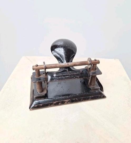 Mooie oude perforator Soenneckenmodel jaren '30, Antiek en Kunst, Antiek | Kantoor en Zakelijk, Ophalen of Verzenden