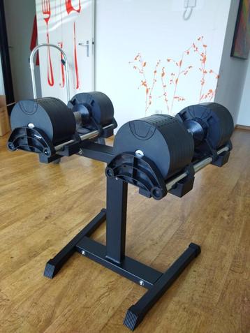 Verstelbare Dumbells set: 32kg+stand.Laagste prijsgarantie!! disponible aux enchères