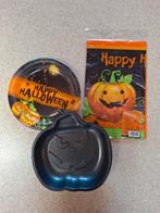 Moules à gâteau + nappe + assiettes Halloween, Enlèvement, Comme neuf