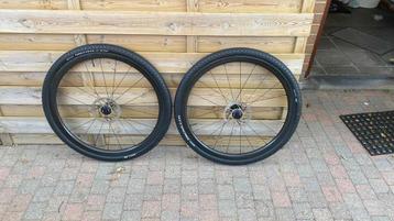 Nieuwe carbon gravelwielen beschikbaar voor biedingen