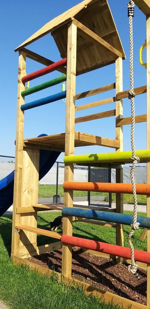 Nieuwe speeltoren met dubbele glijbaan, Kinderen en Baby's, Speelgoed | Buiten | Speeltoestellen, Zo goed als nieuw, Glijbaan