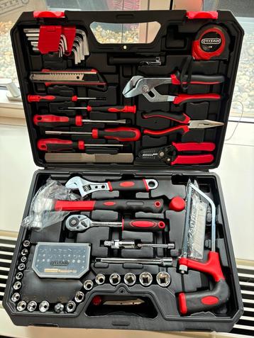 Mallette outils neufs 325 pièces disponible aux enchères